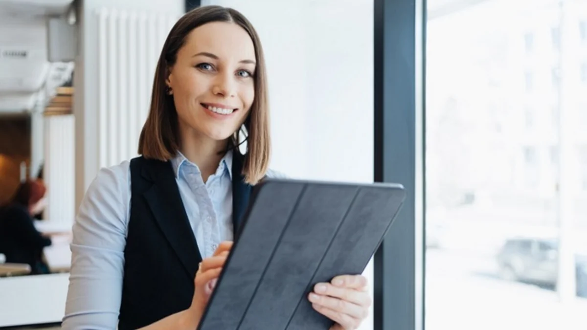 plazas Auxiliar de servicios Granada empleo