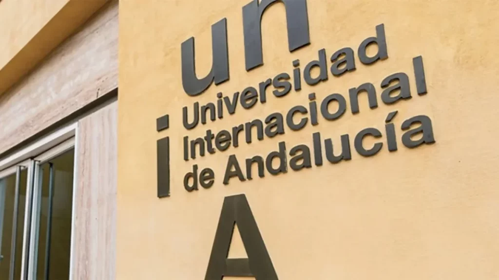plazas auxiliar administrativo UNIA