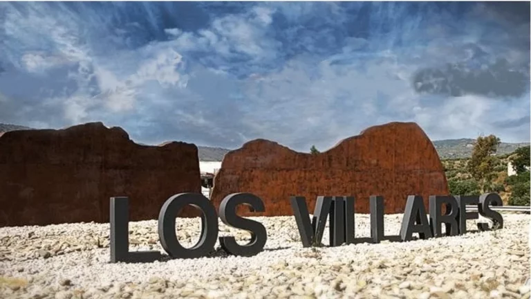 administrativo Monitores Los Villares
